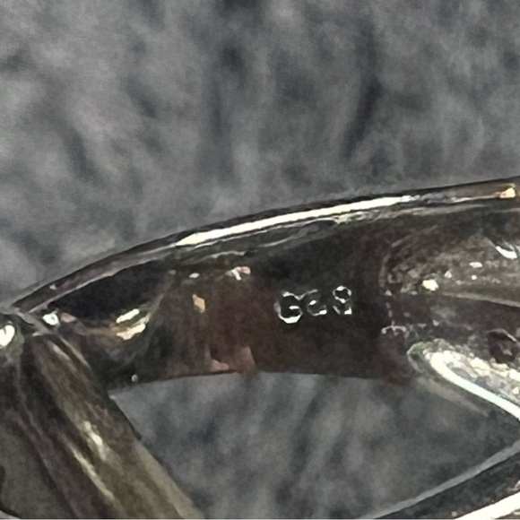 Sterling Onyx and Garnet Victorian Style Ring - Picture 8 of 10